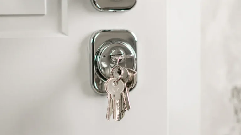 3 heavy-duty slam latch picks for safer trailers